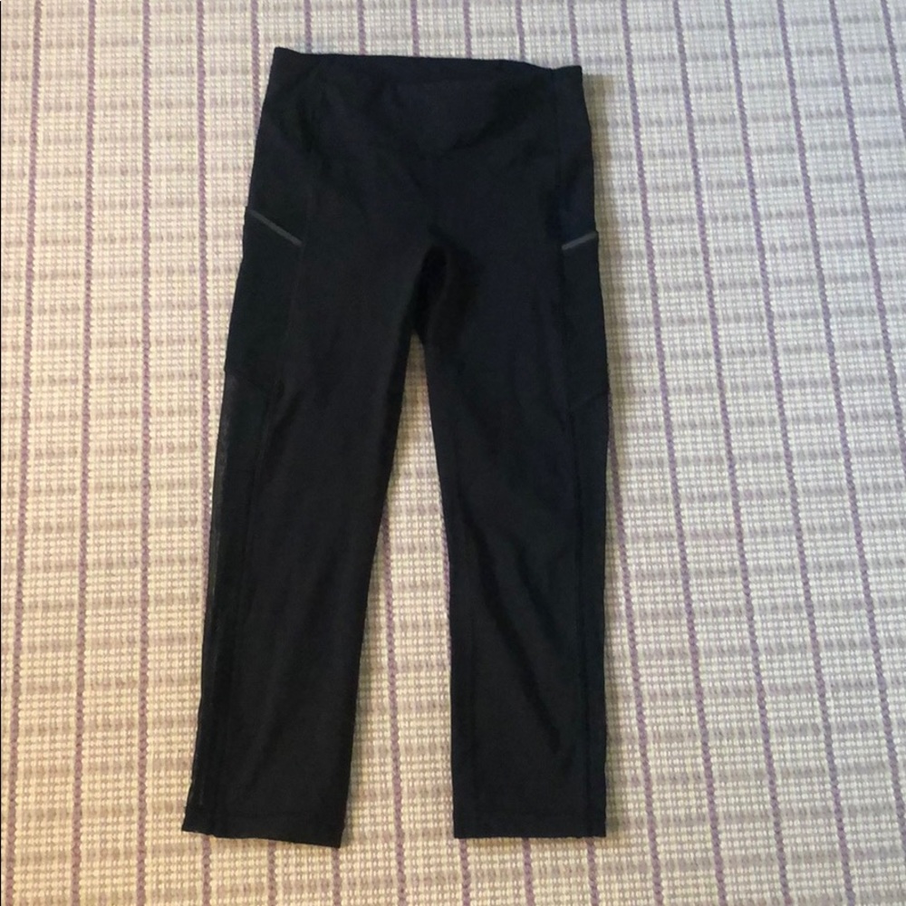 Black crop leggings